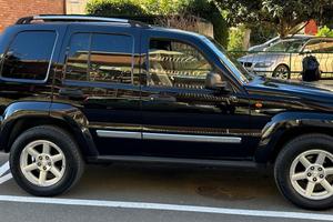 Cherokee KJ