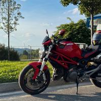Ducati monster 696