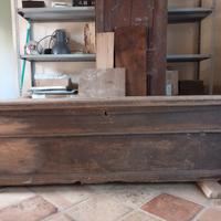 Cassapanca del  XIX secolo in  noce