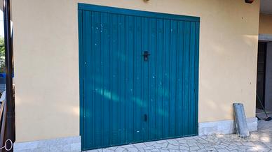 Porta basculante per garage