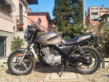 Honda cafe racer moto storica