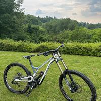 COMMENCAL DH SUPREME V4 2020