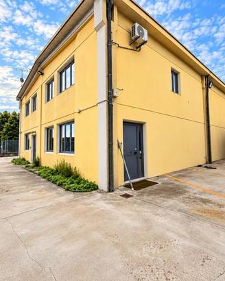 Immobile di 388 m² con più di 5 locali a Vercelli