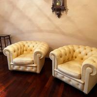 Due poltrone FRAU Chester
