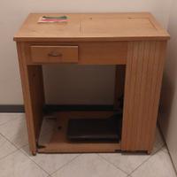 Macchina da cucire Singer anni '60