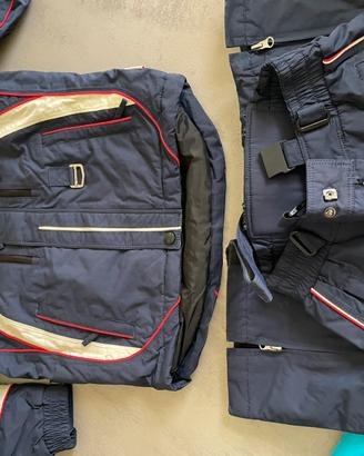 Completo giacca e pantaloni da sci imbottiti