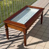 Tavolino in legno con cassetto