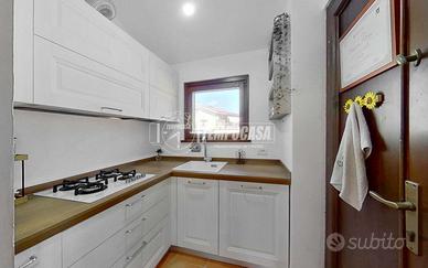 Villa a Schiera a Fiumicino Via Oliena 4 locali