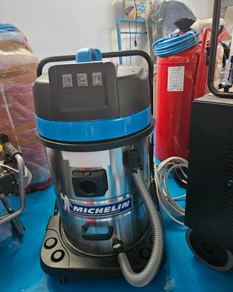 aspirapolvere a 3 motori 