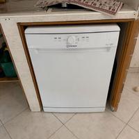 Lavastoviglie INDESIT