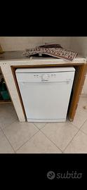 Lavastoviglie INDESIT