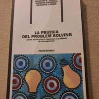 Libro universitario di management 