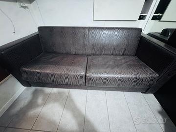 Divano letto in ecopelle marrone