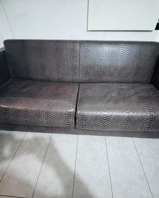 Divano letto in ecopelle marrone
