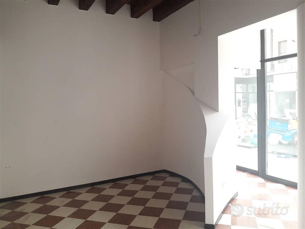 Rif.B76| negozio adria - Vista 4