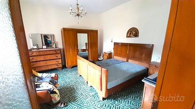 Casa indipendente di 251 m² con più di 5 locali e 