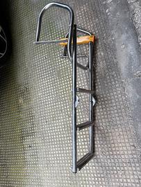 Scaletta richiudibile 2 maniglioni.