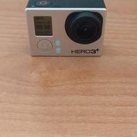 GoPro Hero 3+ con batteria extra e accessorio