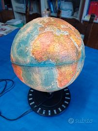 mappamondo vintage bassorilievo Rico