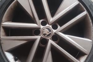 gomme con cerchi montati