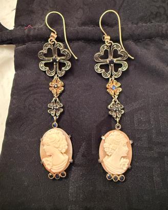 Orecchini pendenti con camei