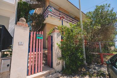 A 10 mt dalla spiaggia di Noto Marina