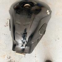 Serbatoio suzuki gsr 600