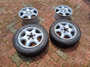 cerchi in lega mercedes da 16 pollici.