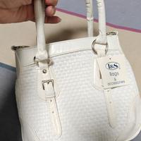 borsa in plastica e simul pelle bianca 