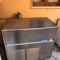 Fabricatore ghiaccio