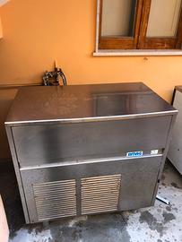 Fabricatore ghiaccio