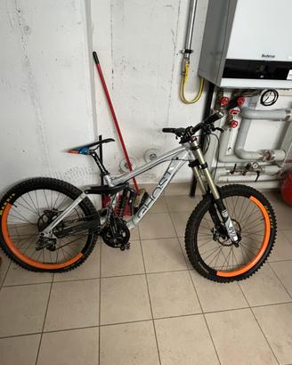 Bici Downhill Ghost dh 9000