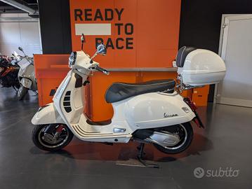 Vespa GTS 300 SUPER
