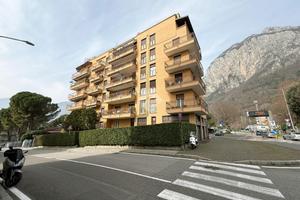2 LOCALI A LECCO