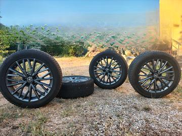 Set 4 pneumatici yokohama invernali con cerchi 18 