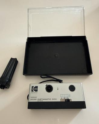 Kodak pocket instamatic 300 camera con custodia