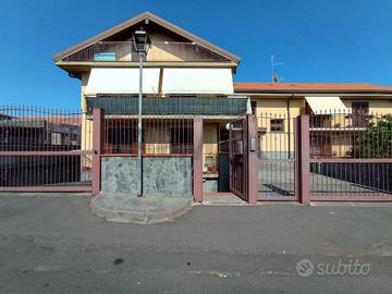 Locale Commerciale - Tremestieri Etneo