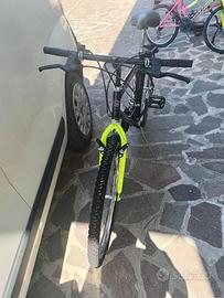 Bici modella MTB GRIZZLYTRAPPER "26