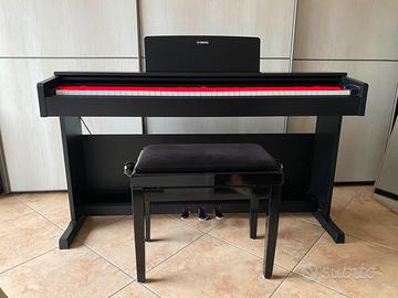 Pianoforte Yamaha ARIUS YDP-144 Digital Piano