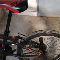 bmx nera e rosso aurelio