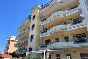 Appartamento di 120 m² con 4 locali e box auto dop
