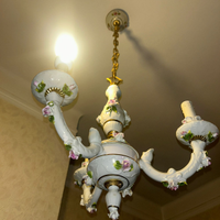 Lampadario in porcellana decorata stile vintage