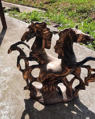 soprammobile a forma di cavallo