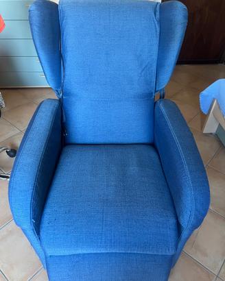 Poltrona relax reclinabile alzapersona