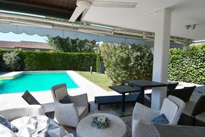 Villa al piano terra con piscina