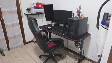 Postazione  computer e schermo