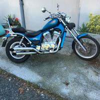 Suzuki Intruder 600