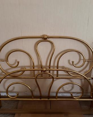 Letto matrimoniale della  Barel bagnato in oro