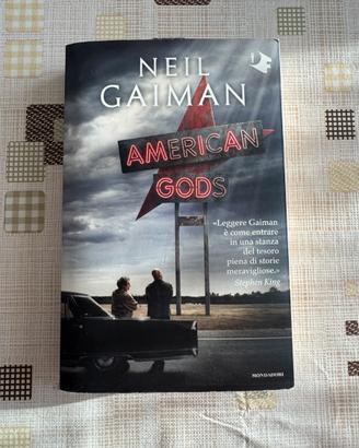 Neil Gaiman - American Gods (Mondadori, Perfetto)