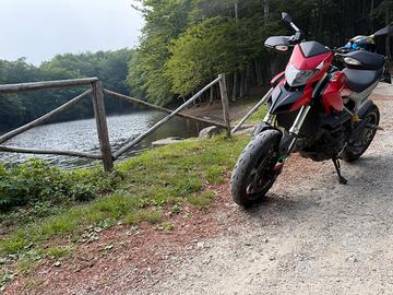 ducati hyperstrada 821
